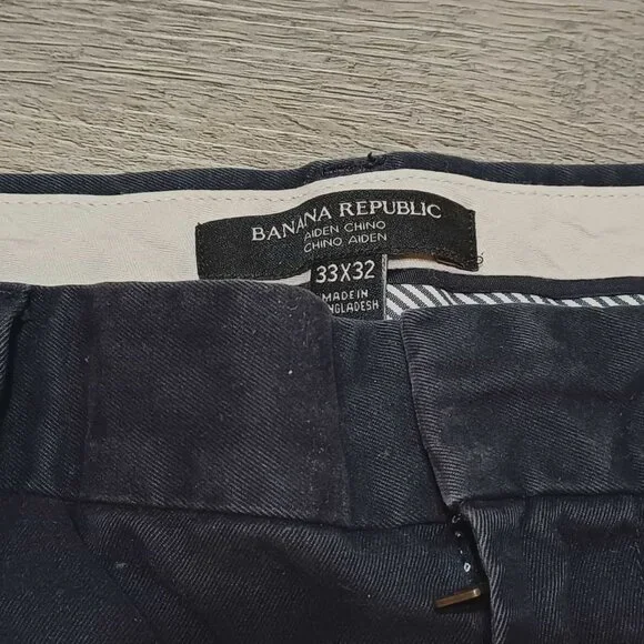 Banana Republic Men's 33X32 Chino Pants - Picture 7 of 7